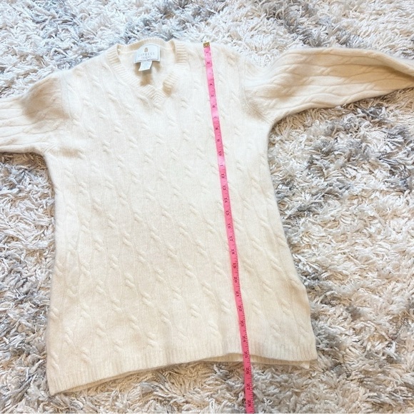 Express Tricot | Women’s Cream Angora/ Lambswool Cable knit Sweater Small - Picture 7 of 7